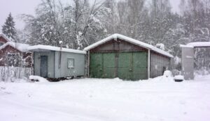 do garage doors need more maintenance in colder regions